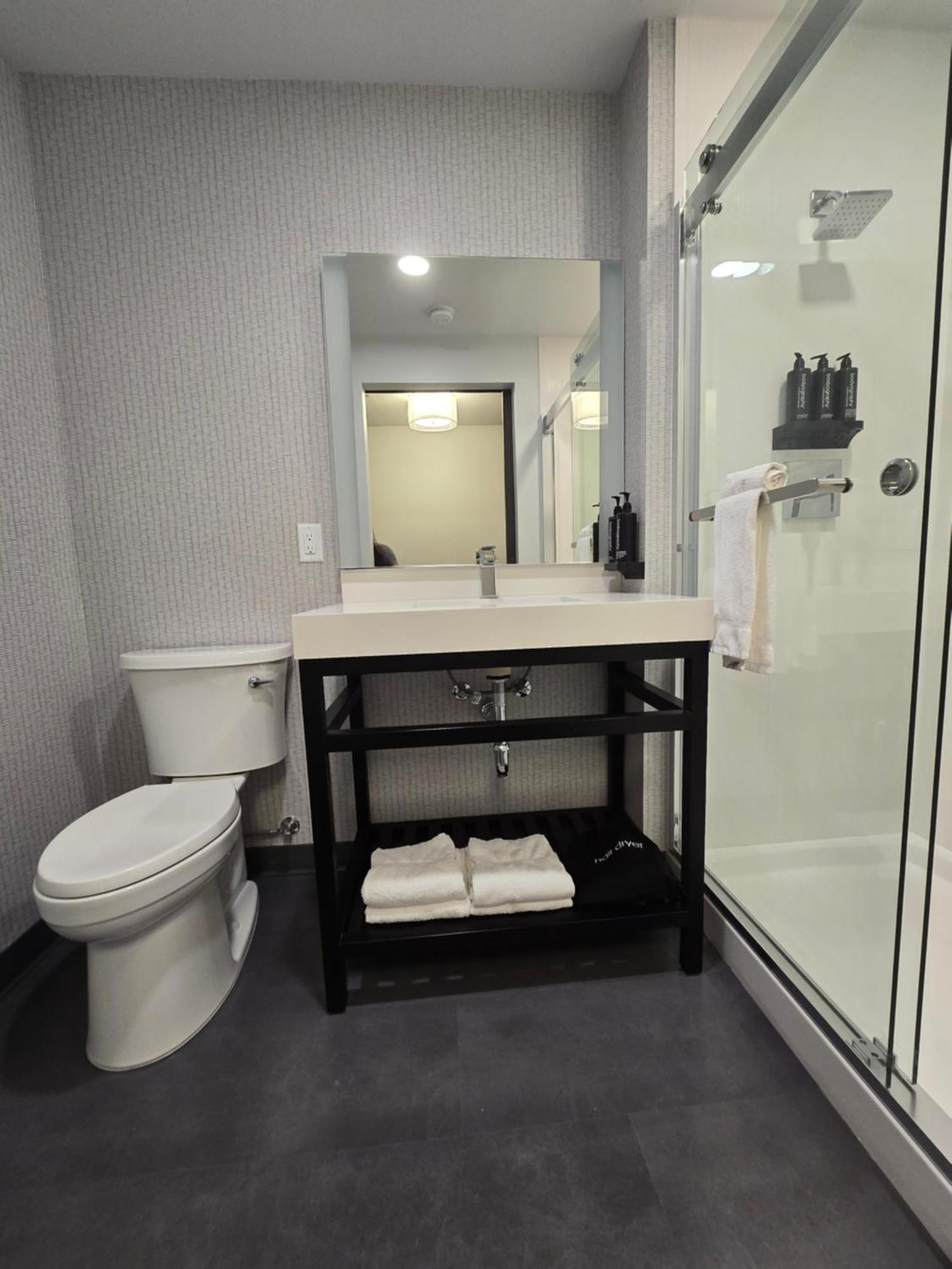 My Tri Suites Clark Экстерьер фото